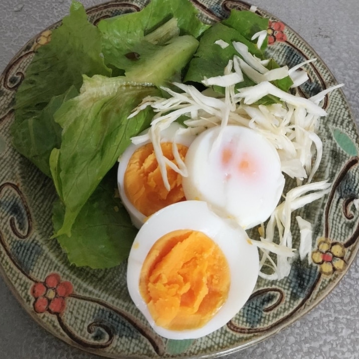 レタス/キャベツ/ゆで卵サラダ